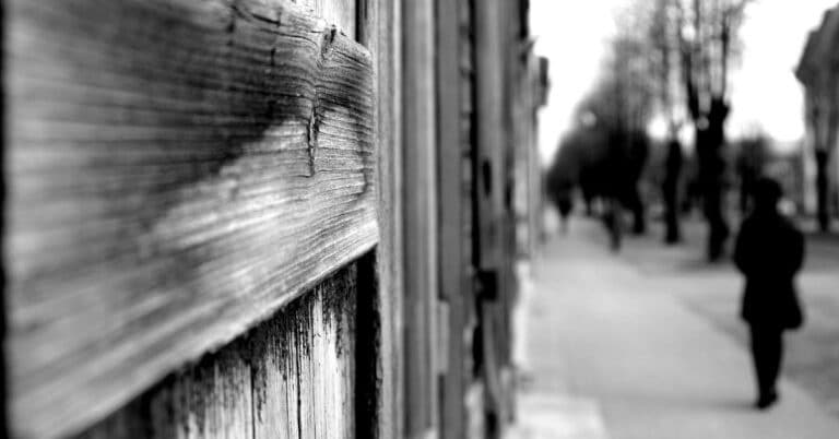 how to create the illusion of depth in art featured image