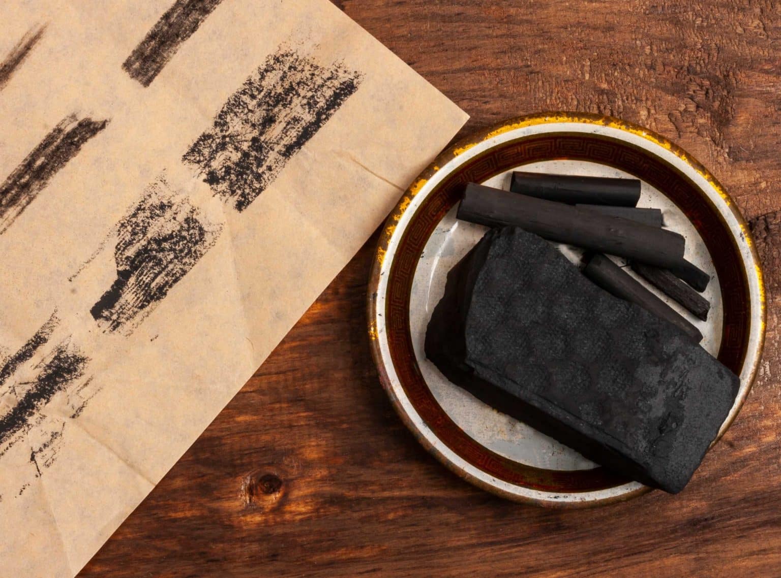 Graphite vs Charcoal What's the difference? Artsydee Drawing